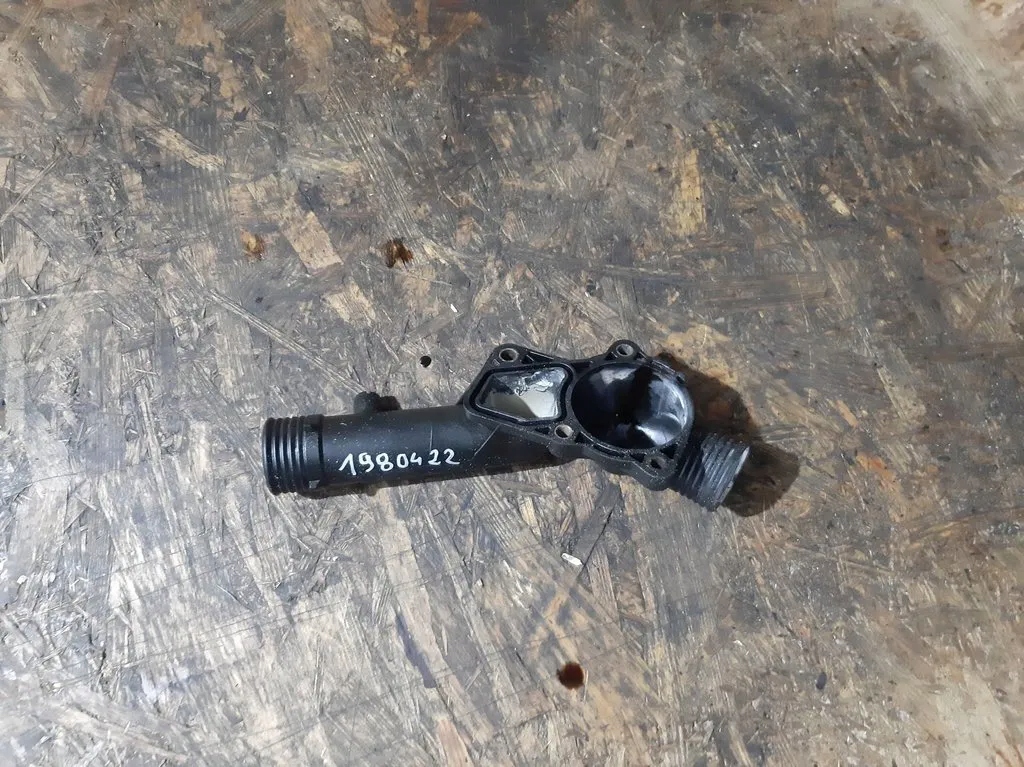 фото №6, Корпус термостата bmw e39 523i m52b25 1740478