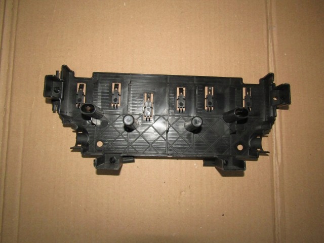 фото №1, Jaguar f-pace fpace кронштейн кронштейн пластик