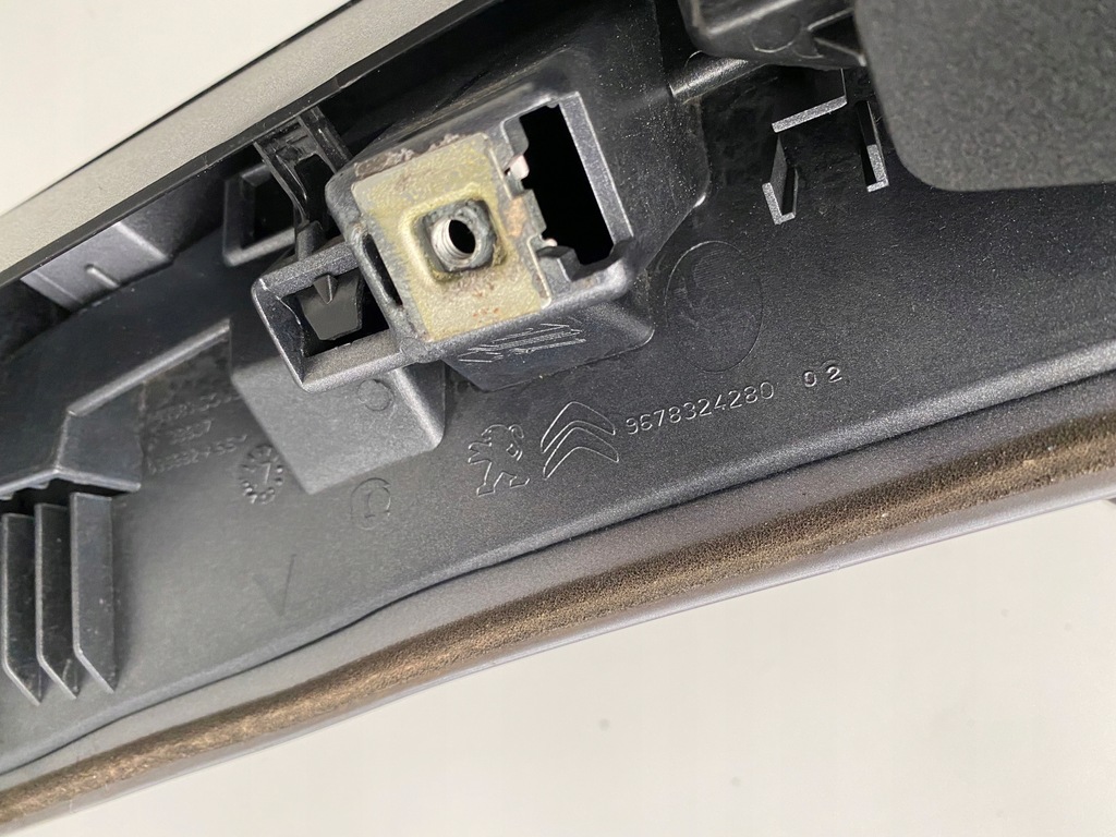 фото №12, Спойлер крышки спойлер peugeot 2008 i lift 9678324280