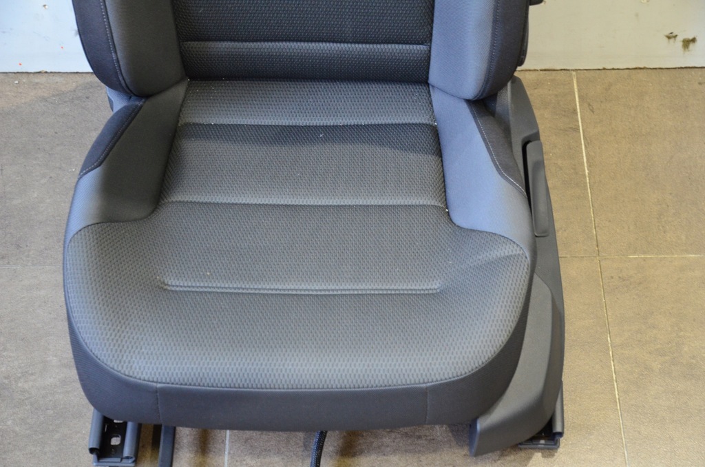 фото №9, Vw golf vii 7 lift велюровый 5d материал anglik nowe механический