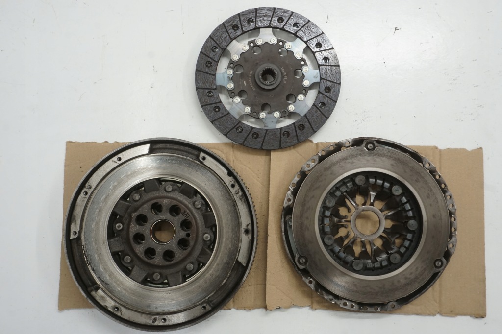 фото №1, Nissan qashqai j10 +2 lift колесо двухмассовый двухмассовый маховик сцепление 1.6dci luk