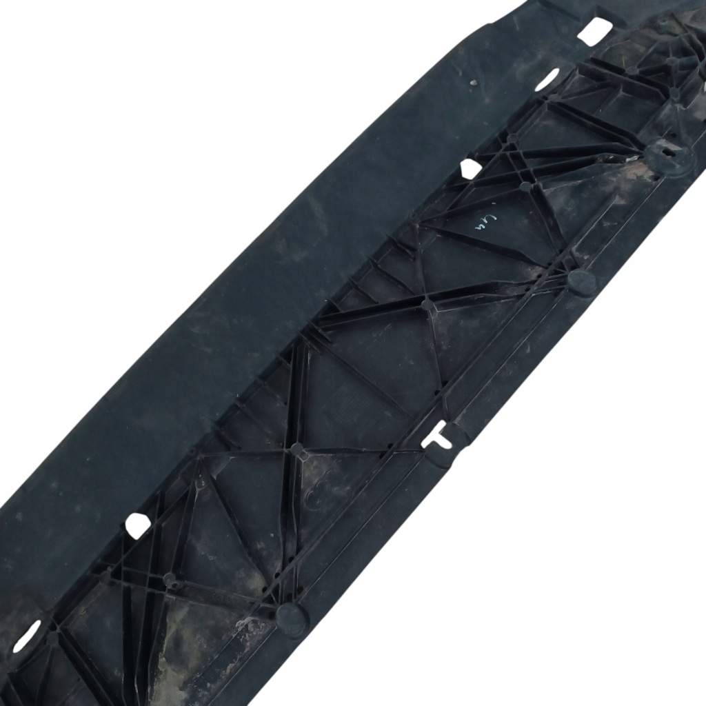 Накладка плита под бампер audi a4 b9 s-line 8w0807611a с Разборки