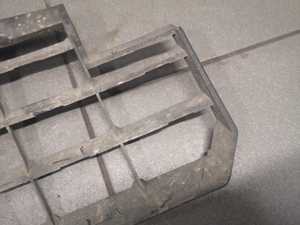 фото №4, Kartka підкрилок ліва audi a8 d3 4e0821171k