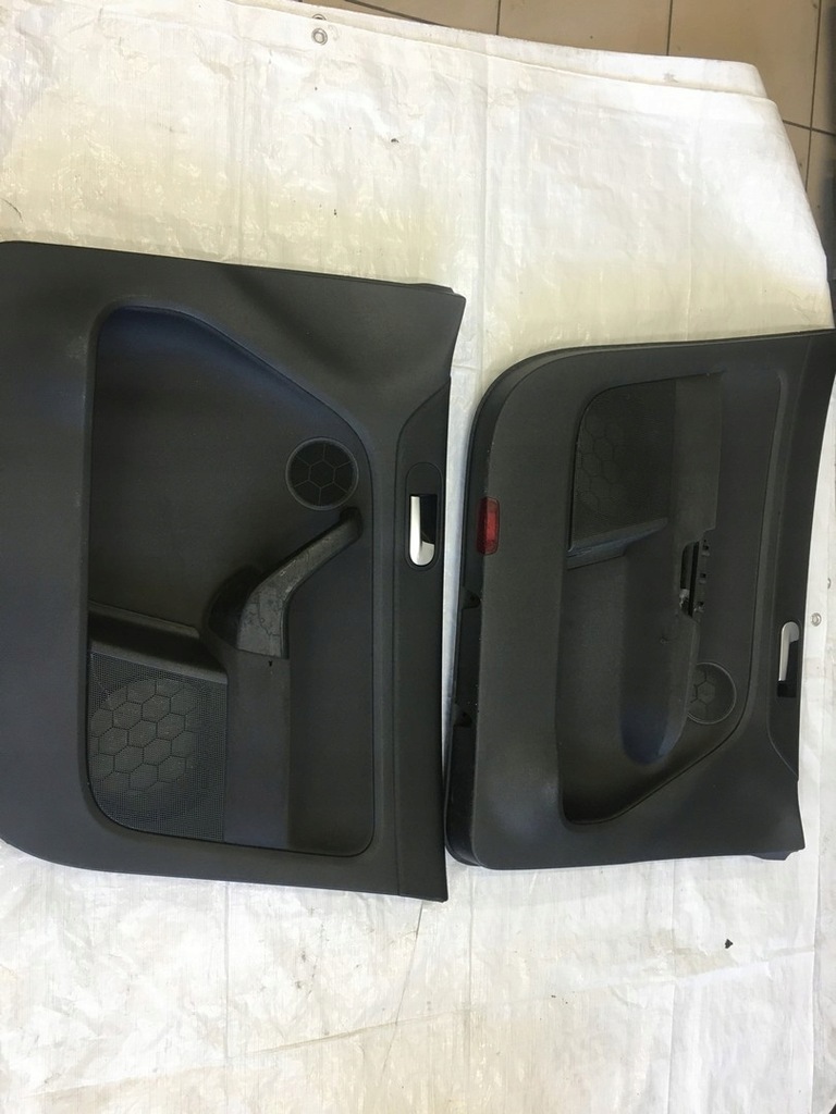 фото №14, Обшивка двері перед задня vw golf v 5 plus