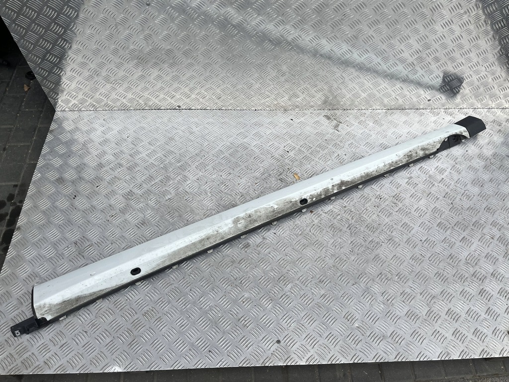 фото №1, Молдинг порог правая vw taigo 21- lc9a r-line