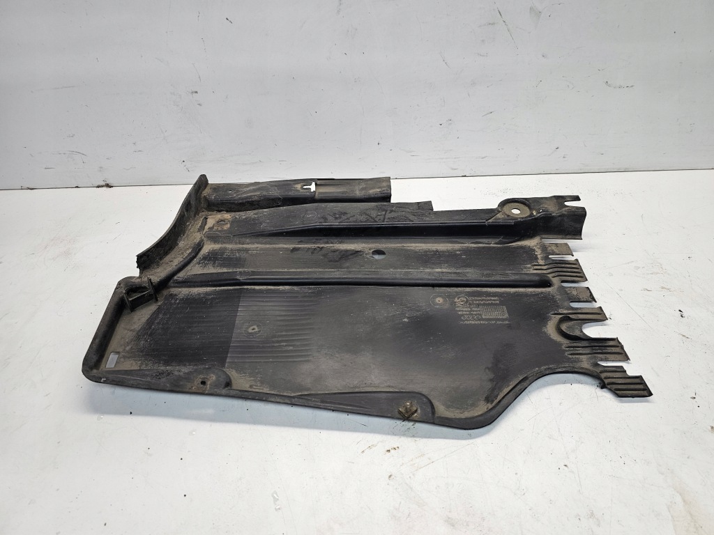 Купить Накладка подвеска левое  задняя audi a4 b8 8k0825215d