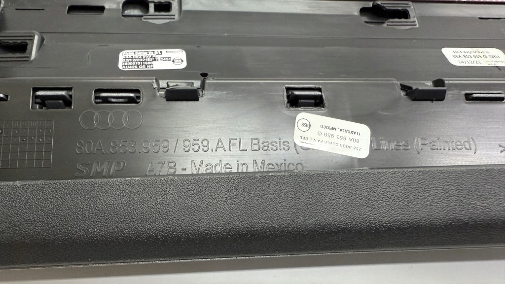 Купити Audi q5 ii 80a молдинг двері передня ліва 80a853959g