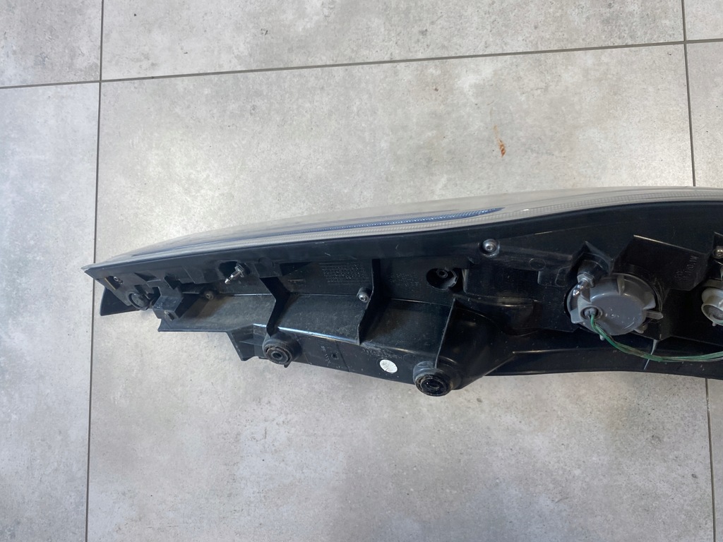 фото №9, Nissan leaf i лампа левый задняя led 26555 3nl0b