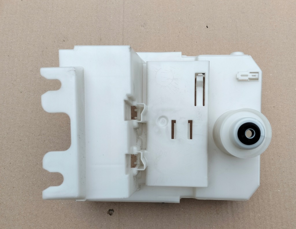 фото №1, Citroen c4 picasso ii кронштейн корпус bsi