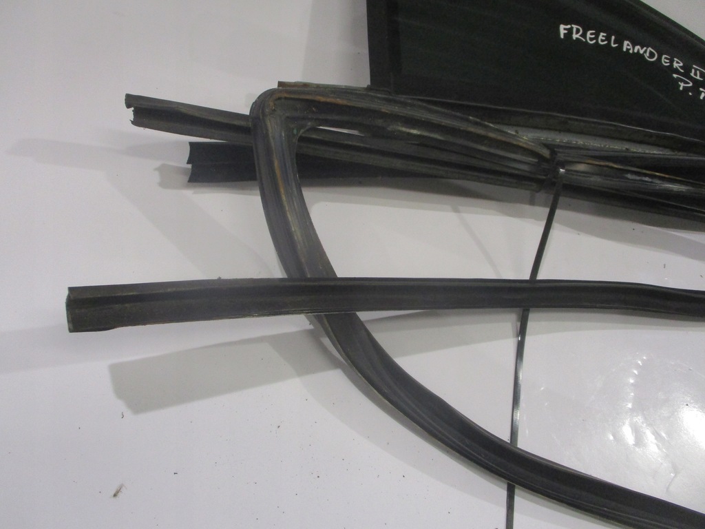 фото №3, Стекло боковая дверь малый прокладка правый задняя land rover freelander ii