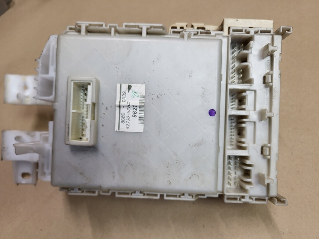 фото №7, Коробка запобіжників модуль bsi toyota yaris ii 82730-52700 32493-8f20 оригінальний номер