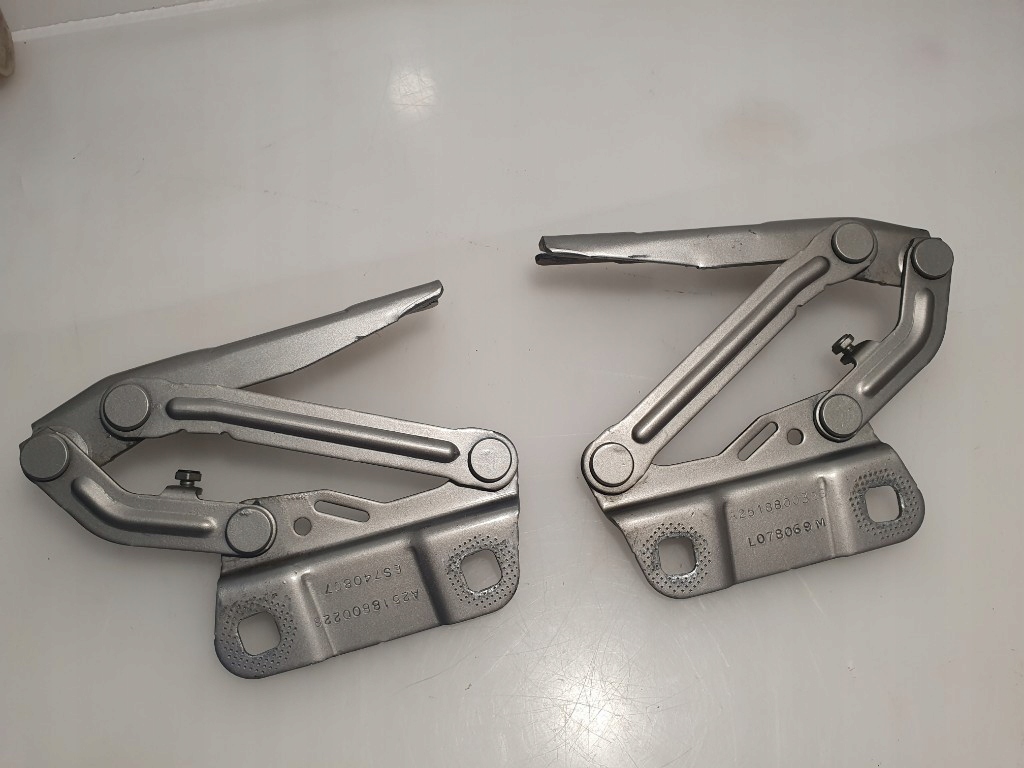 фото №3, Mercedes r-klasa w251 петлі капот c723 комплект