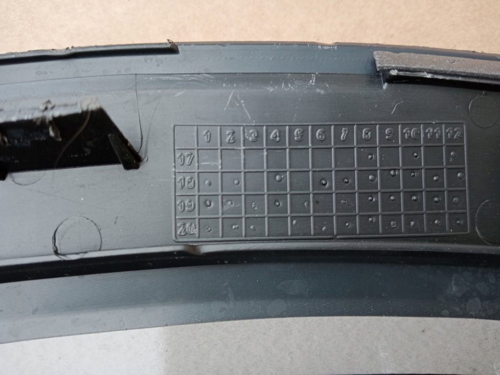 фото №10, Audi e-tron правая молдинг крыла перед 2017r