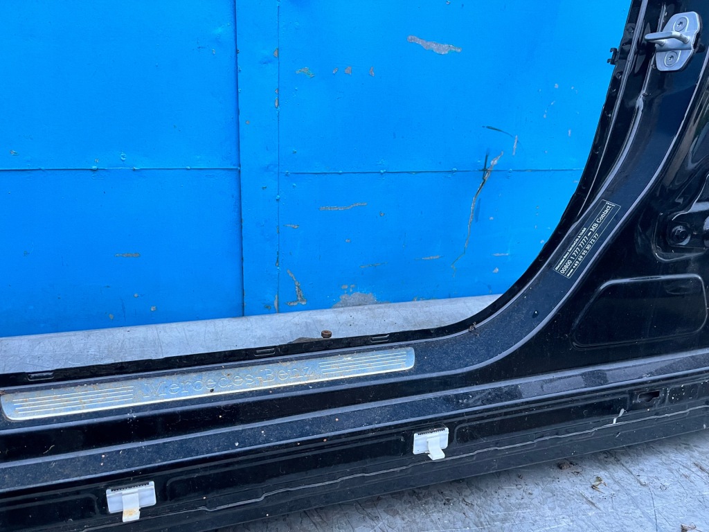 Mercedes w176 ліве стійку  поріг четвертина 696 Доставка