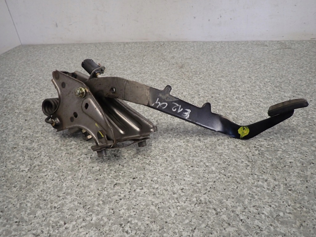 фото №1, Toyota corolla e12 02-07 педаль зчеплення