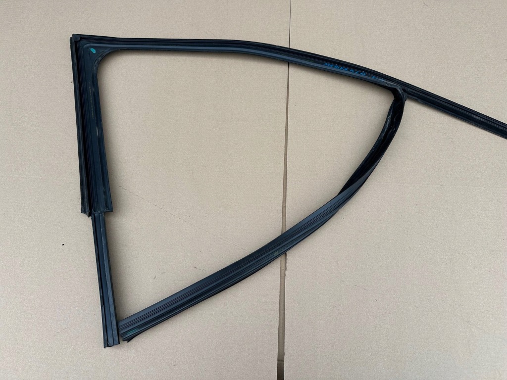 Opel meriva b прокладка скло дверей ліве перед в Україні