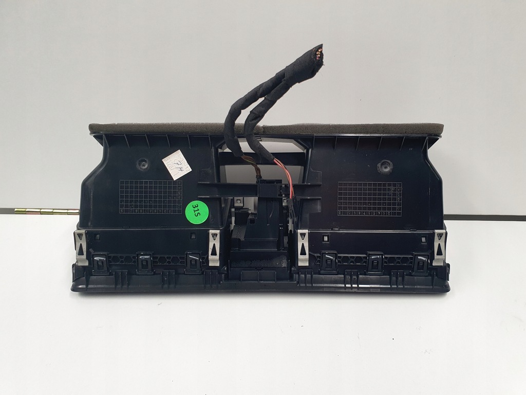 фото №7, Vw passat b7 usa 11-16 2.5b решётка обдув выход средняя часы