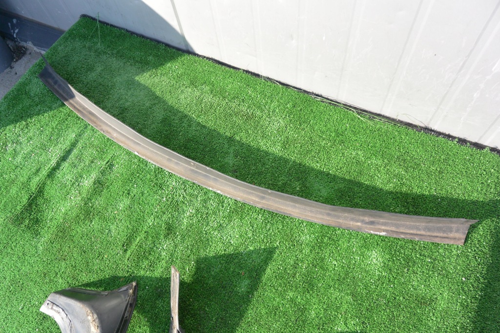 Слив жёлоб крышки багажника maserati quattroporte vi Киев