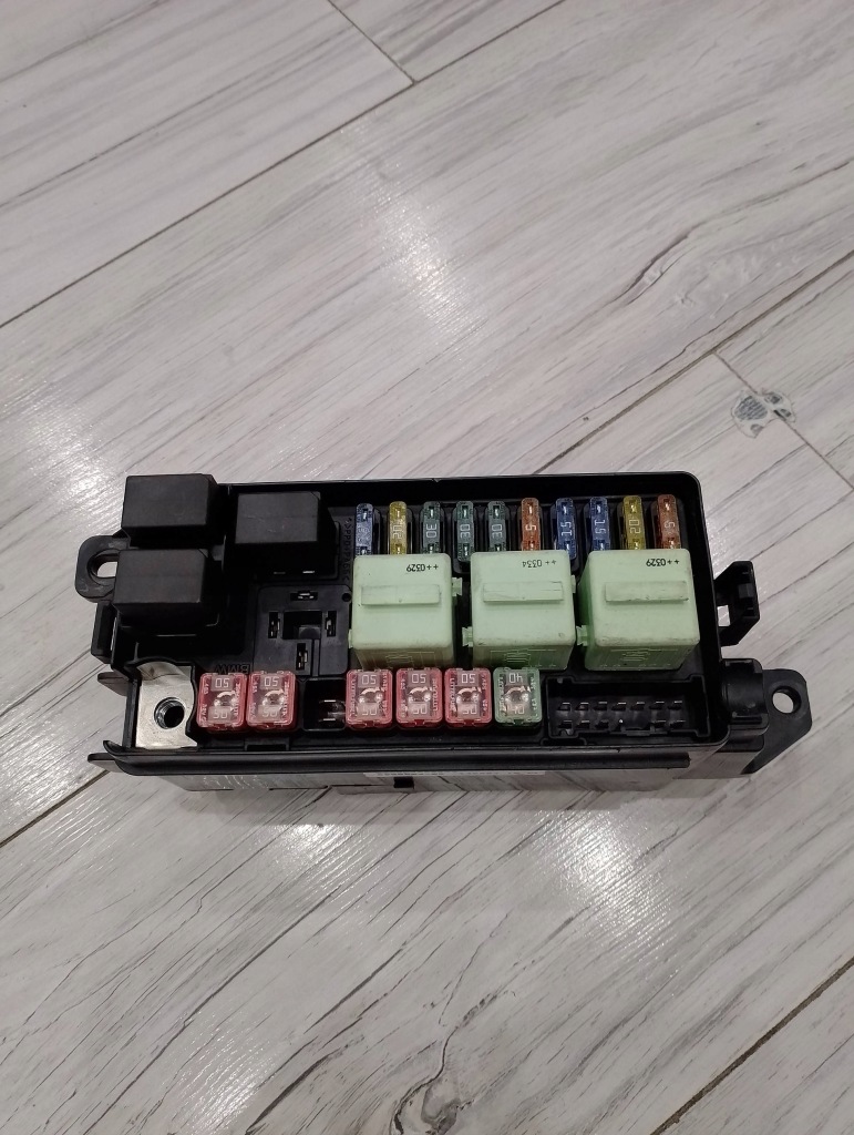 фото №1, Коробка предохранителей mini cooper 6906604-02