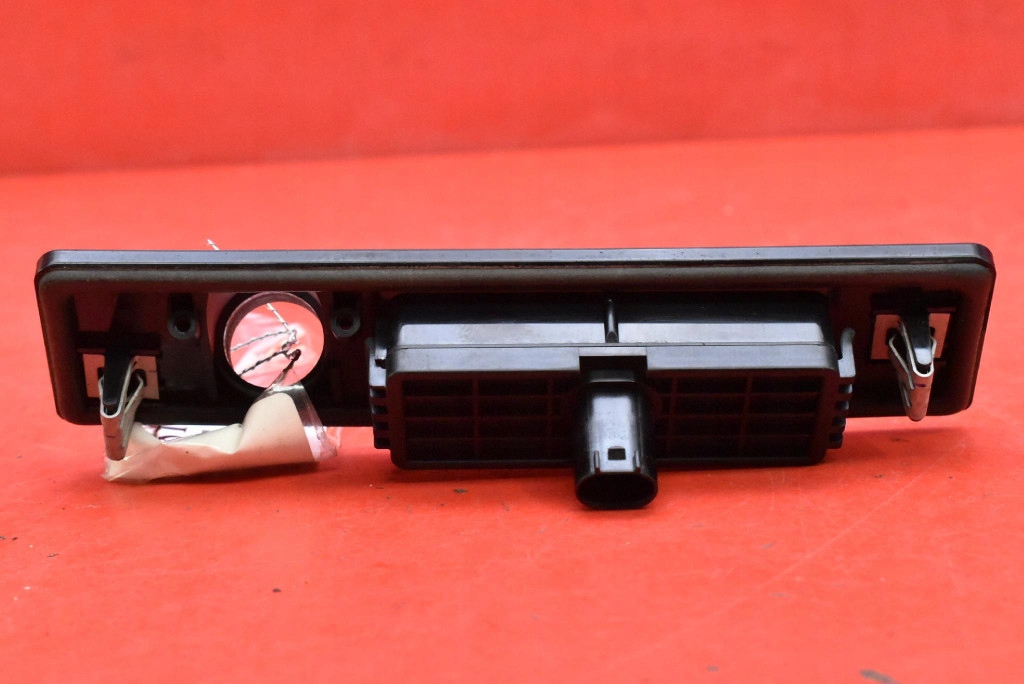 Ручка кнопка кришки задній tesla model y 20- Оригінал