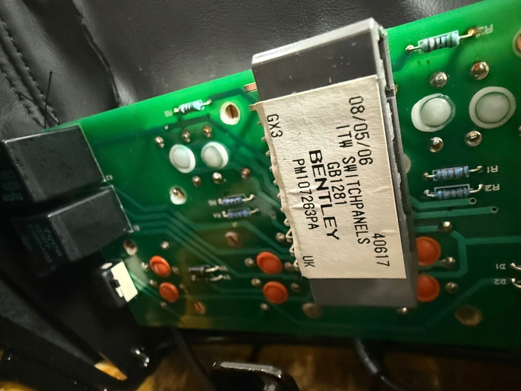 Bentley arnage подлокотник задний pw110468pa pm107263pa с Разборки