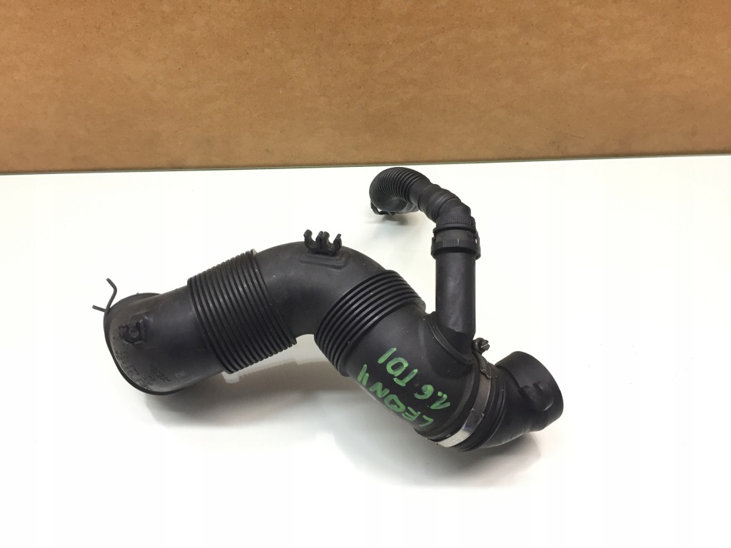 фото №1, Leon ii lift 1.6tdi шланг воздуха 3c0129654m