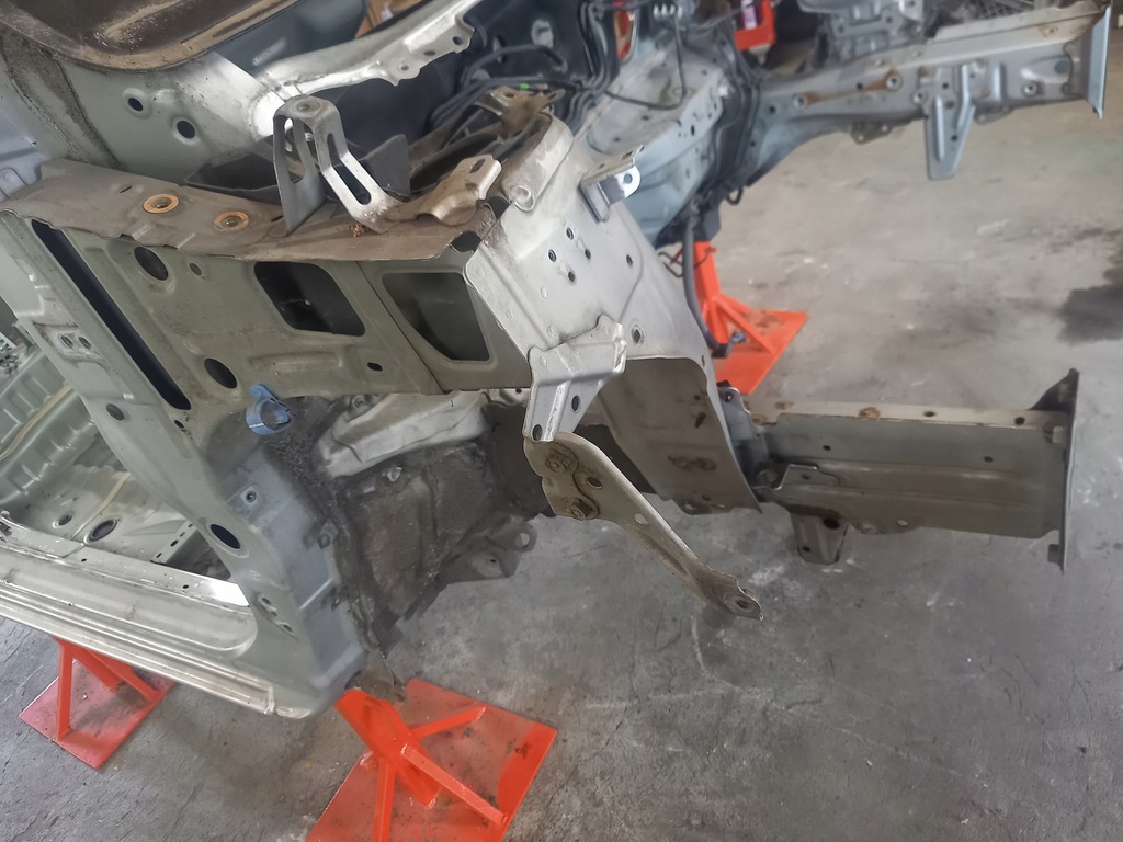 фото №1, Чверть перед права toyota iq