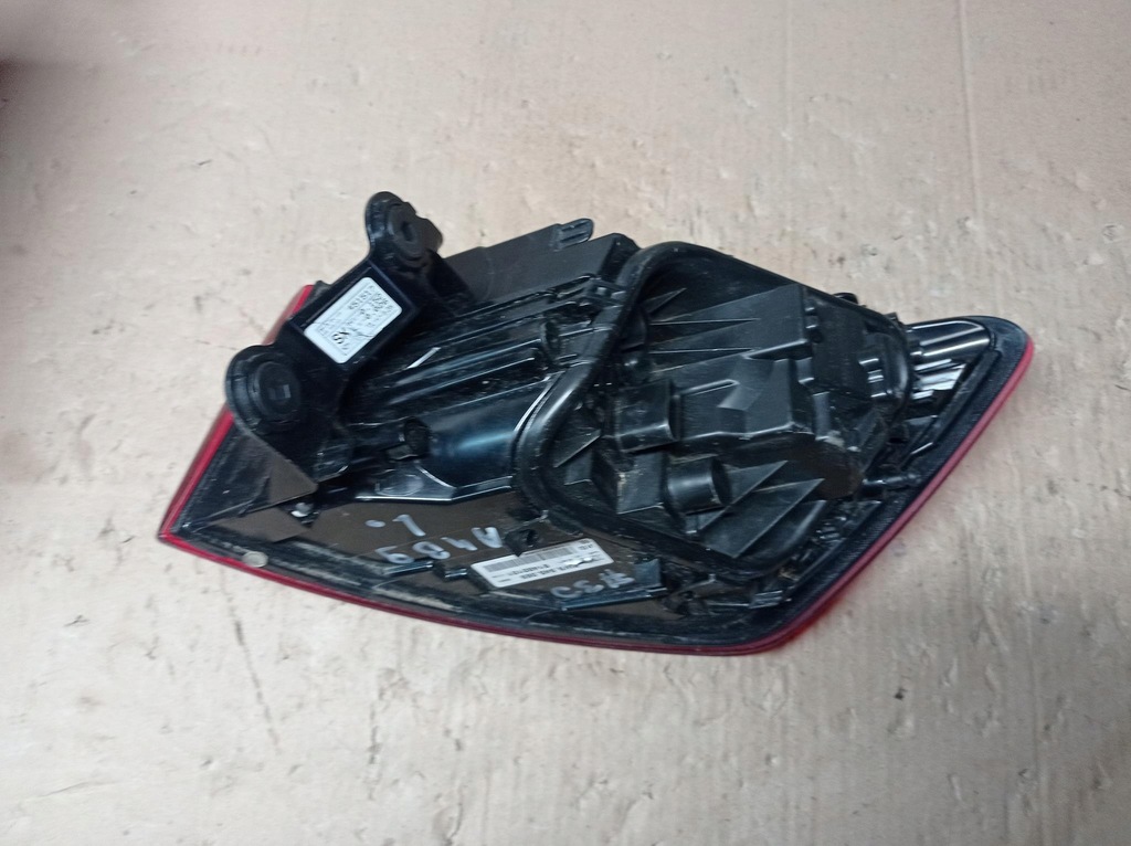 фото №14, Лампа задняя левая наружный