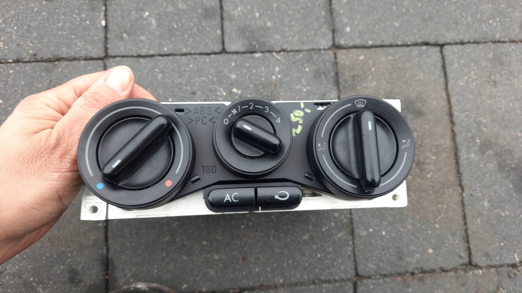 фото №1, Volkswagen bettle панель отопления