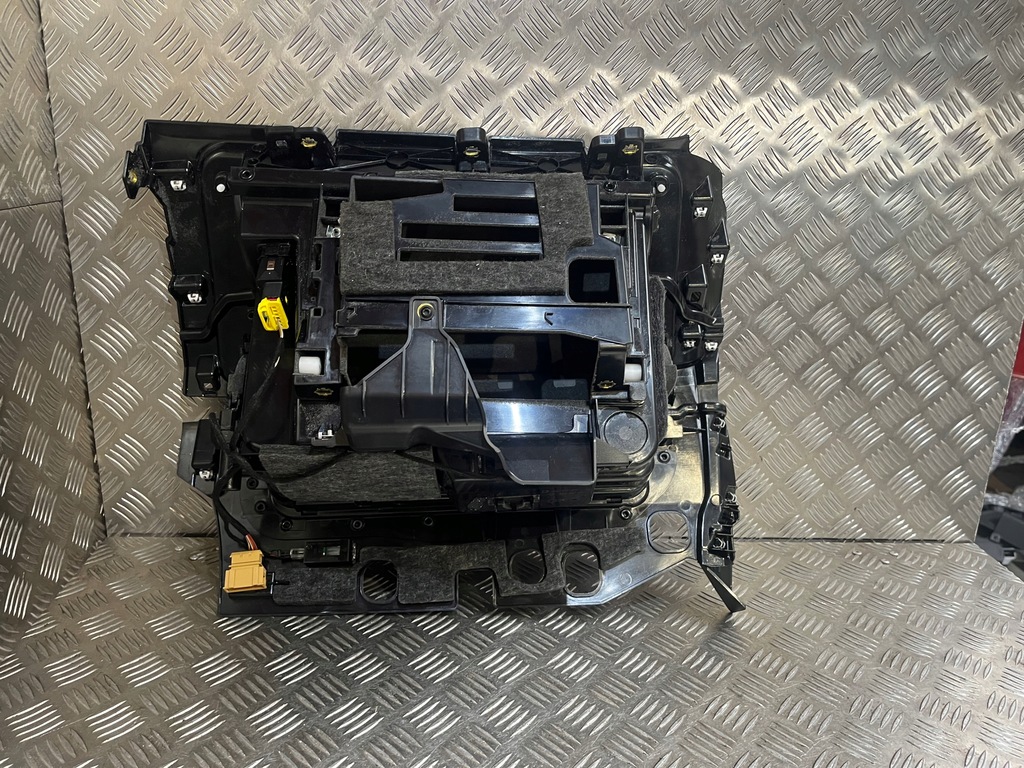 фото №7, Бардачок пасажира europa porsche macan 95b lift