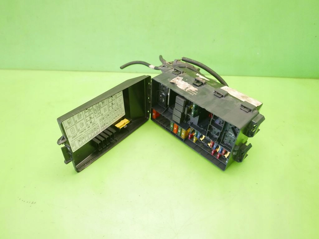 фото №1, Коробка запобіжників ford focus mk1 fl 1.6 16v