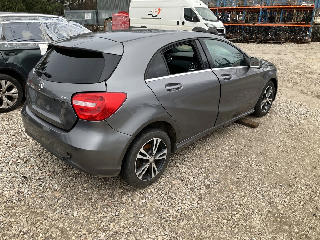 фото №1, Молдинг порог правая mercedes a klasa w176 787