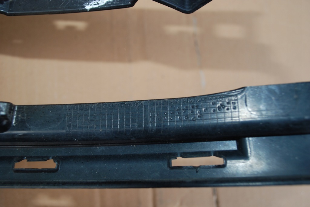 Решітка середня бампера renault scenic 3 3 рестайлінг  622549048r Недорого