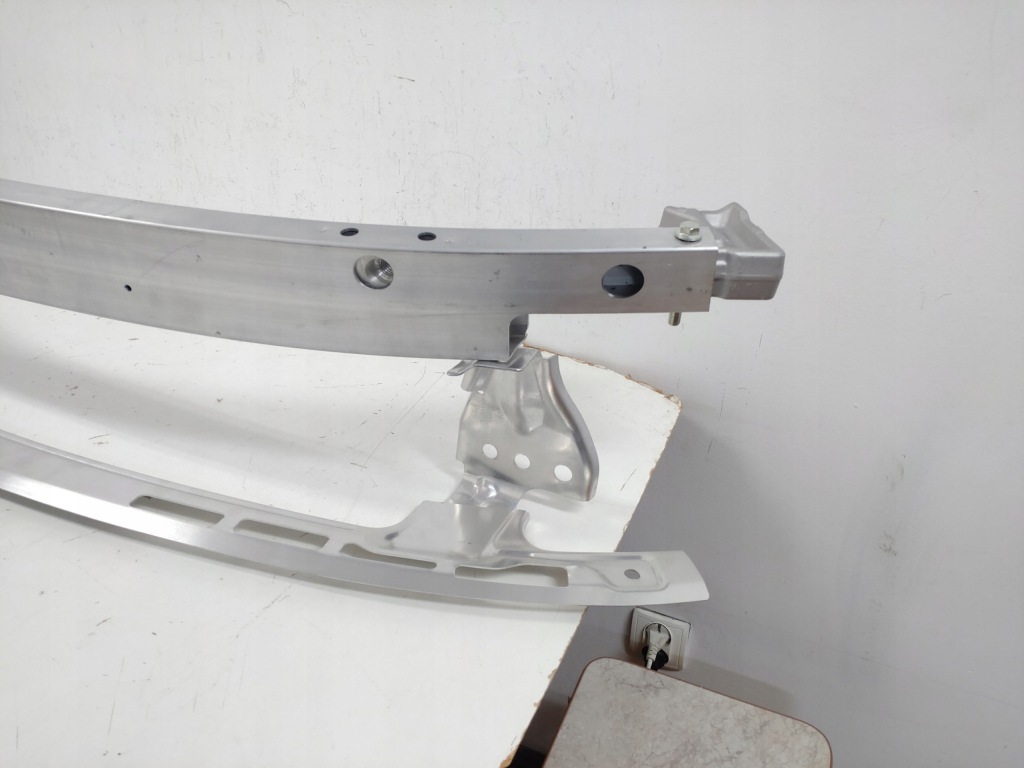 Балка нижня бампера передній алюміній tesla model y 2020- 150543300a Оригінал