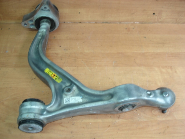 фото №14, Porsche taycan 9j1 рычаг перед правый 9j1407152g 971407121g