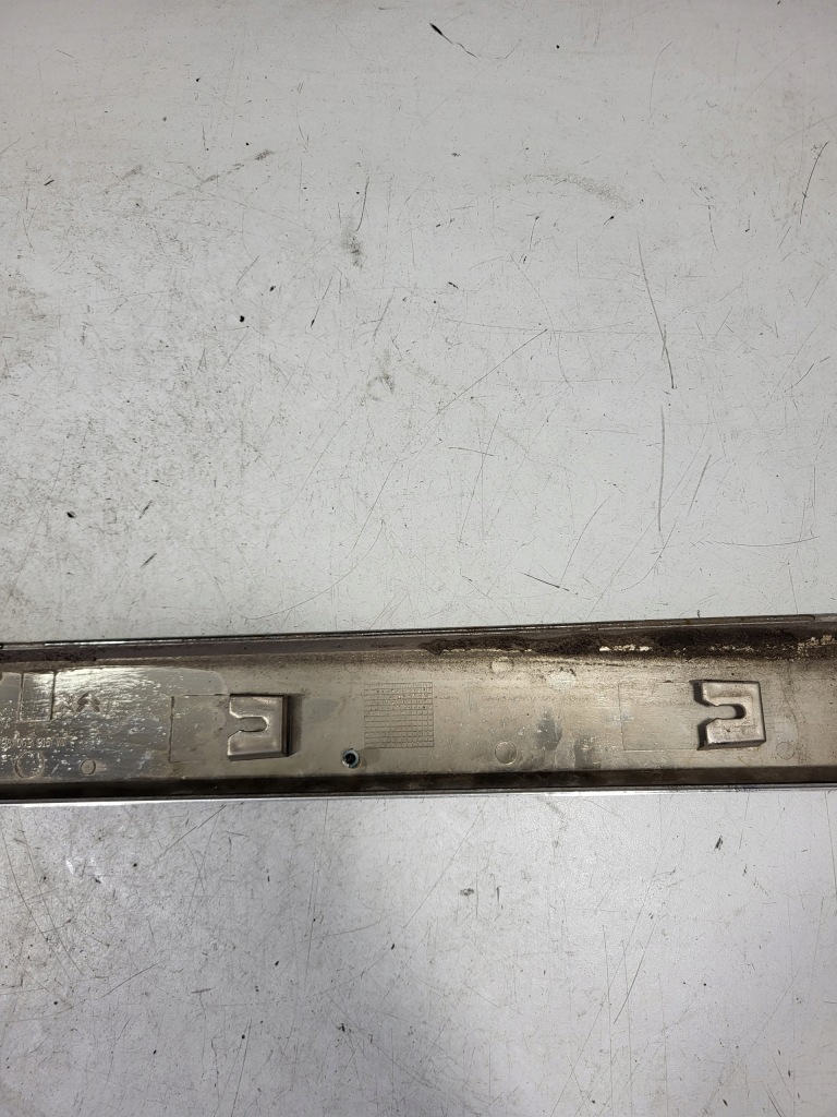 Молдинг декоративная дверь правый перед peugeot 2008 i хром 9806391677 Оригинал