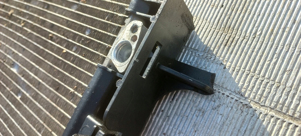 фото №9, Радиатор кондиционера 1,8b c-klasa mercedes w204