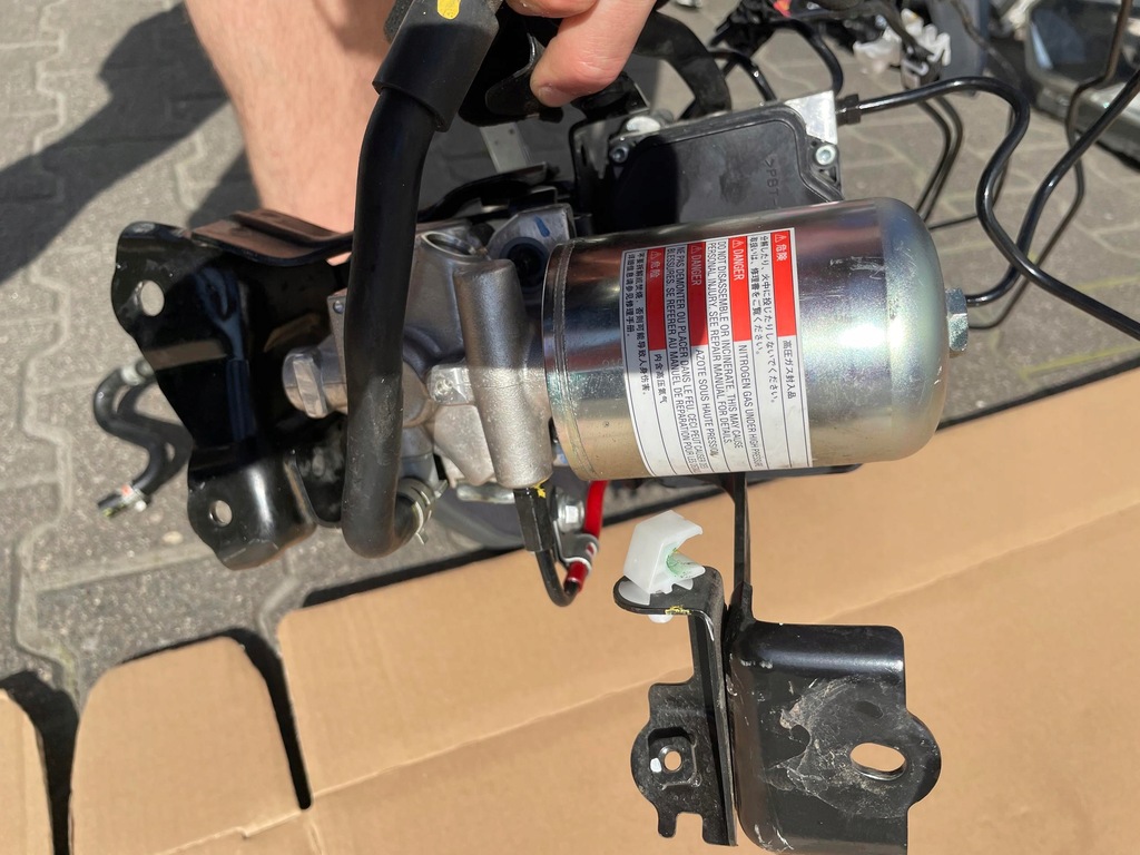 фото №5, Toyota c-hr chr 2016- насос abs 113040-41570 89541-10050