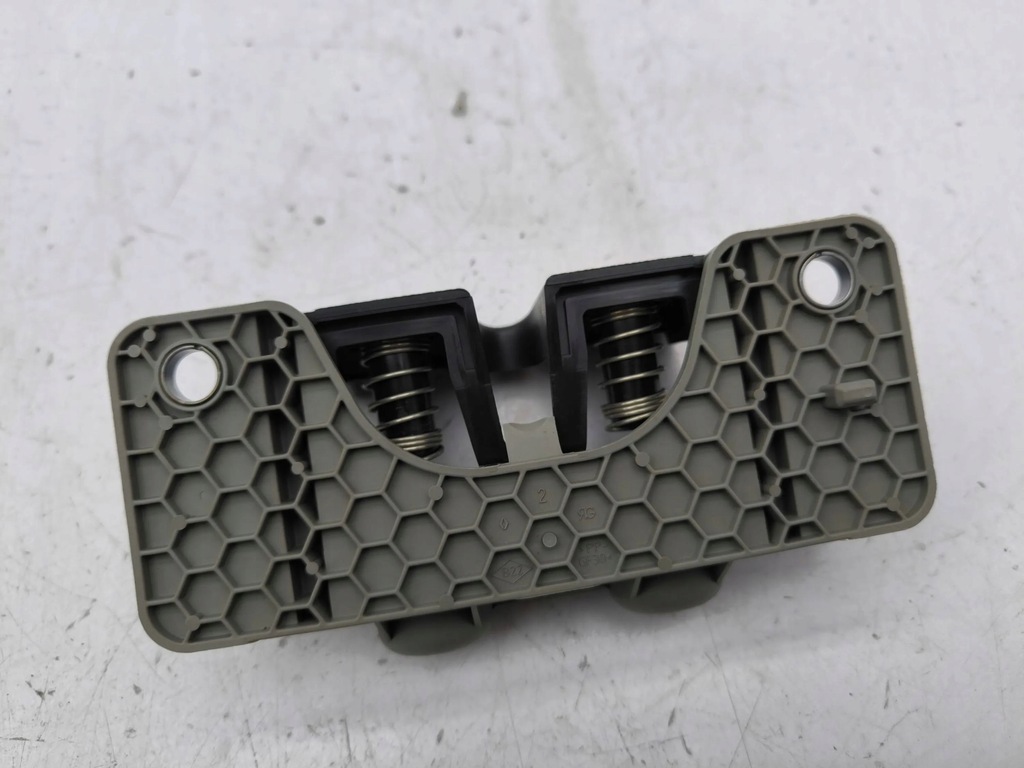 фото №5, Renault megane e-tech 2022 накладка замка кришки