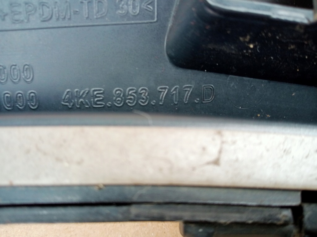 фото №12, Audi e tron ліва молдинг крила перед 4ke853717d