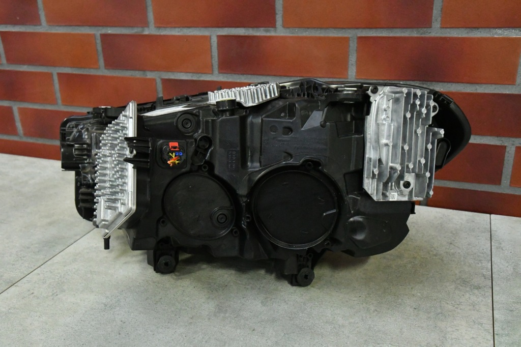 Фара правий bmw x3 g01 x4 g02 x3m f97 x4m f98 lci po рестайлінг led адаптивний Зі Шроту