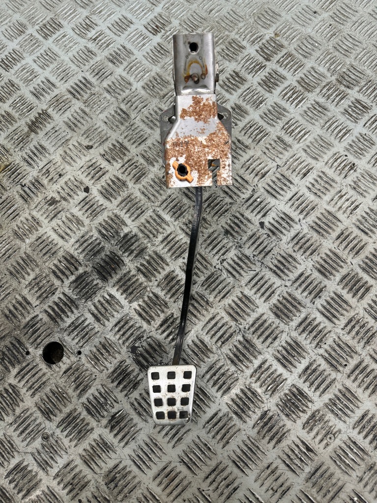 фото №1, Педаль зчеплення mitsubishi pajero iv