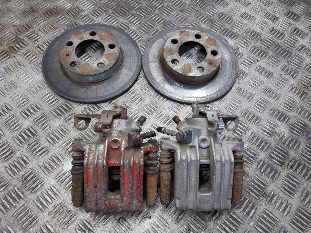 фото №1, Гальмівні диски гальмівні задня + супорти seat toledo ii leon i golf iv octavia i