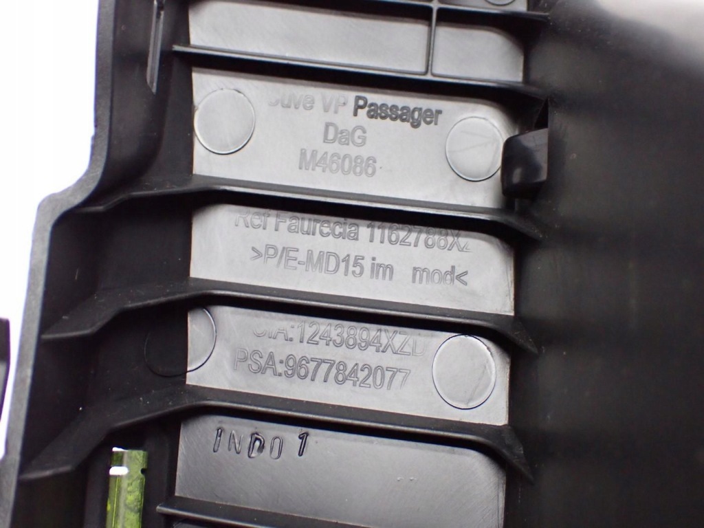 Купити Бардачок полиця панелі консолі європа 9677842077 citroen c4 spacetourer 19r