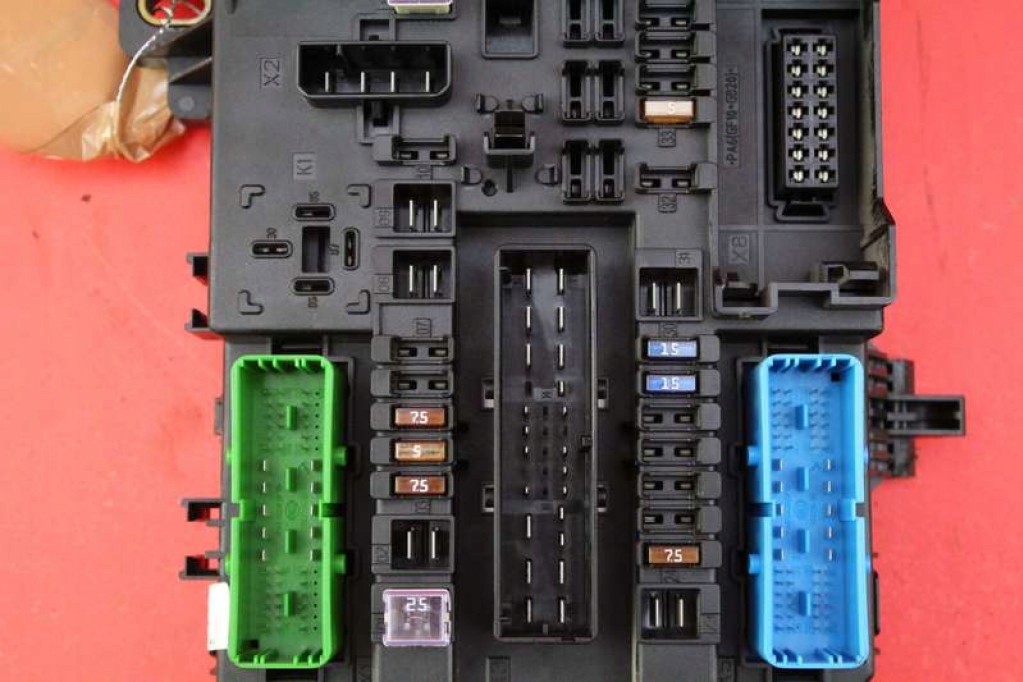 фото №11, Коробка запобіжників bsi 13181276 dm opel astra 3 iii h 1.6 16v 105 km