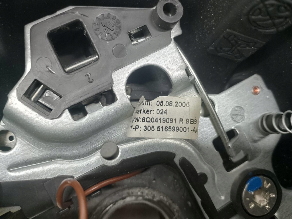 фото №11, Воздуховод с подушка vw polo 9n lift 6q0419091r 1t0880201a