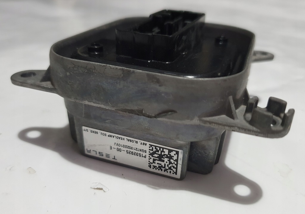 фото №1, Tesla 3 iii y lift модуль led преобразователь p1532925-00-e оригинальный номер