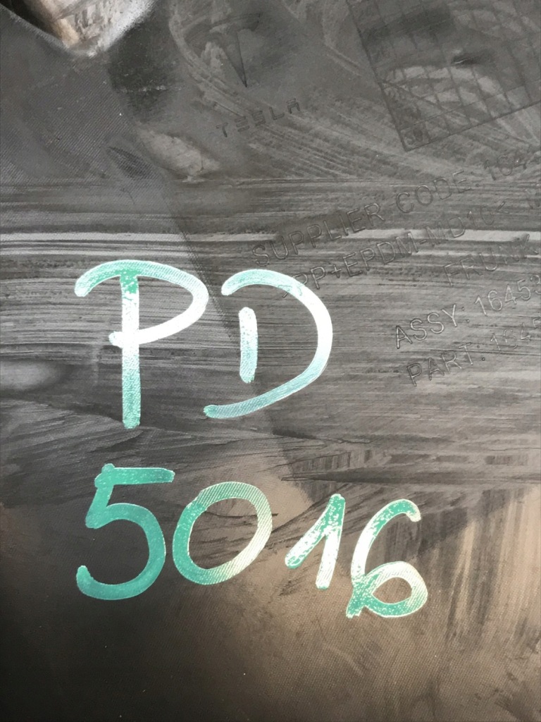 Tesla model 3 піддон багажник багажника 1645350-00-a Зі Шроту