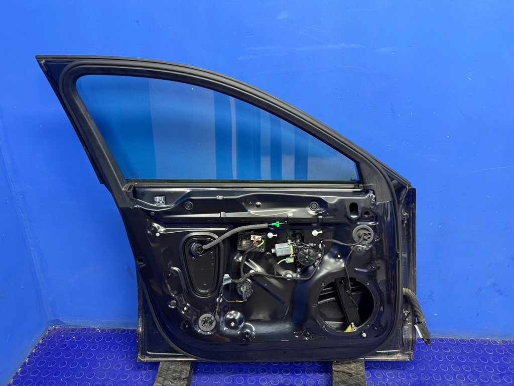 фото №9, Audi a4 s4 b9 8w дверь передние левая перед левый стекло | оригинал lx5r