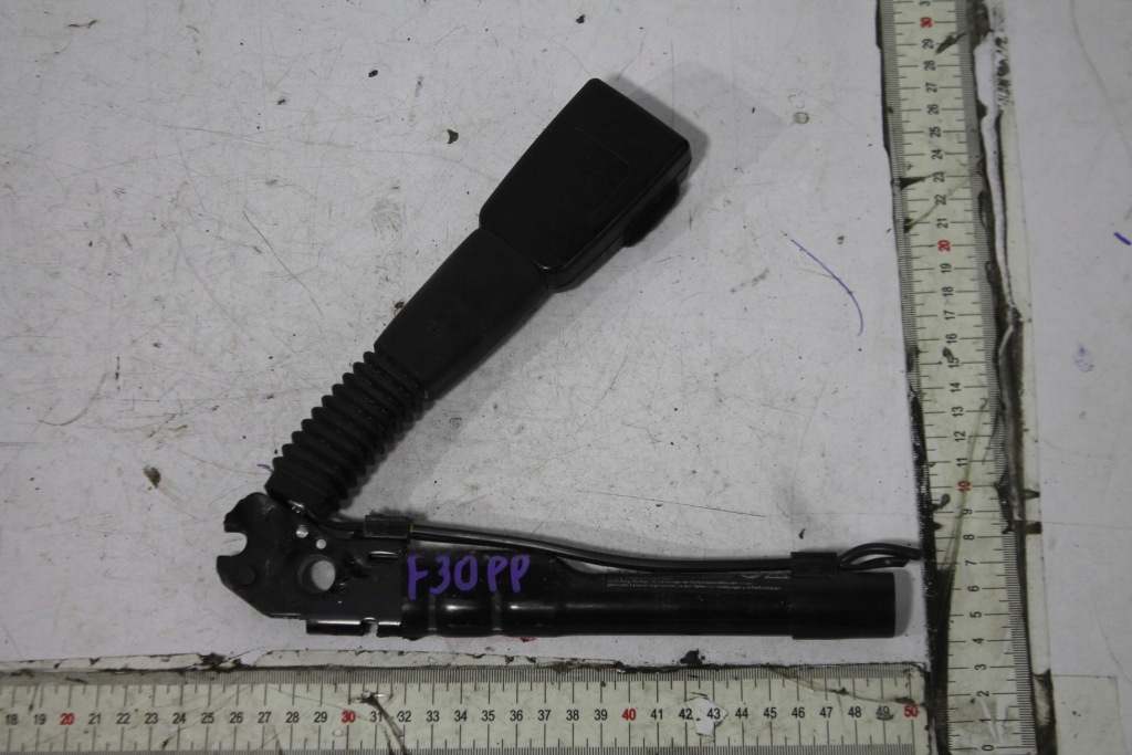 Купити Натягувач поперечина правий перед 7259388 bmw f30 f31